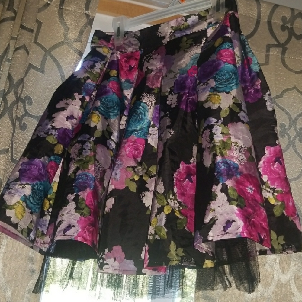 NEW Disney Descendants D-Signed Girl's Skirt